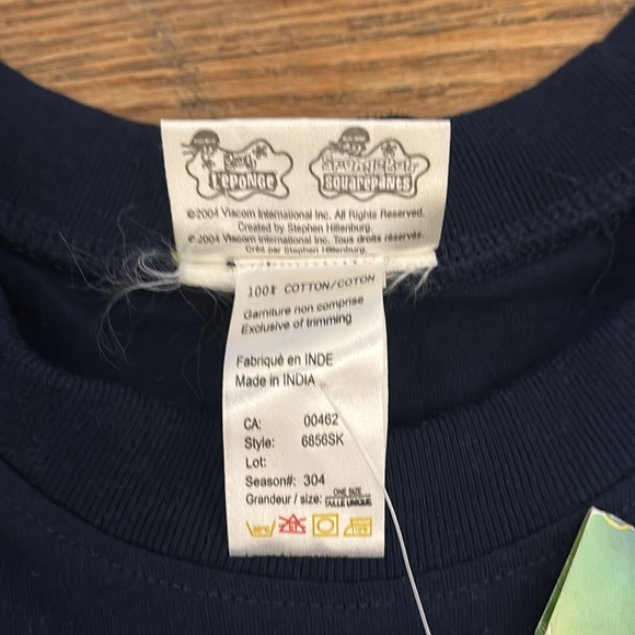 Vintage SpongeBob nightshirt. One size but measures like a LRG. NWT. - Picture 2 of 5
